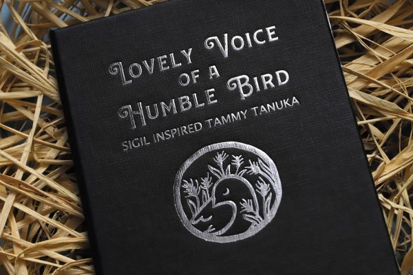 </p>
<p>                        Палетка теней Lovely Voice of a Humble Bird от Sigil Inspired</p>
<p>                    