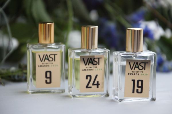 </p>
<p>                        VAST Perfume Salon 2021, Москва, 16 и 17 апреля. Зарубежные новинки и много-много российской парфюмерии</p>
<p>                    